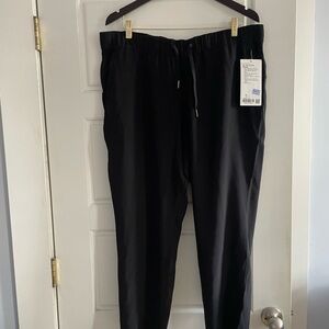 Lululemon On the Fly pant woven 14 NWT